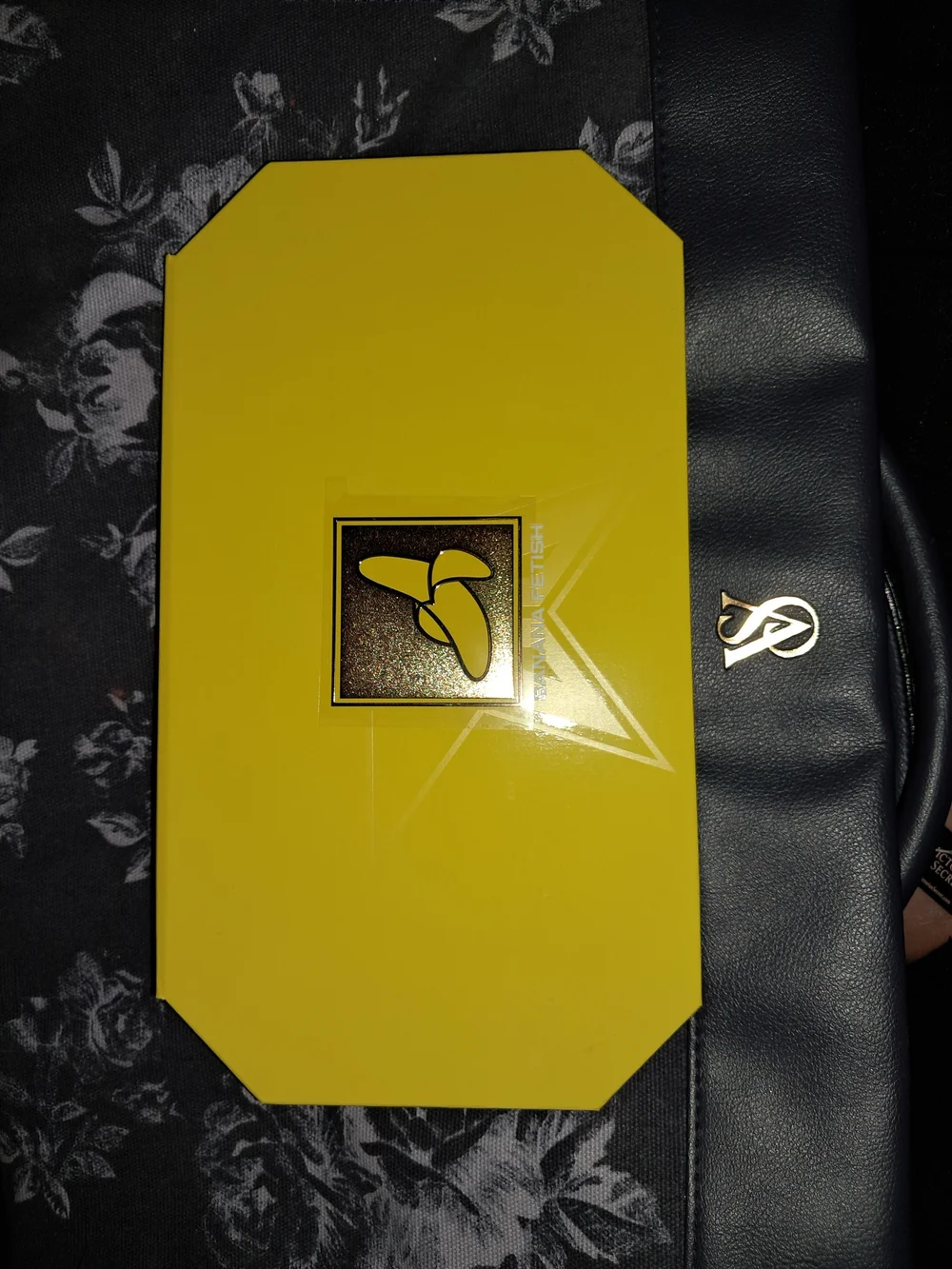 Jeffree Star Banana Fetish Eyeshadow Palette - Cream and Gold Lettering